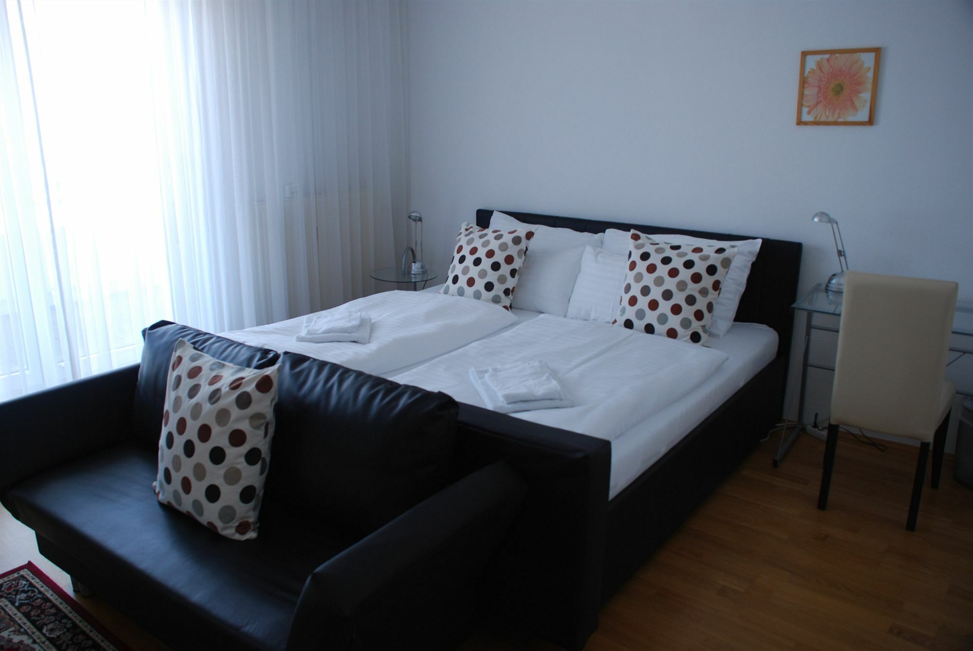 Duschel Apartments City Center Wenen Buitenkant foto