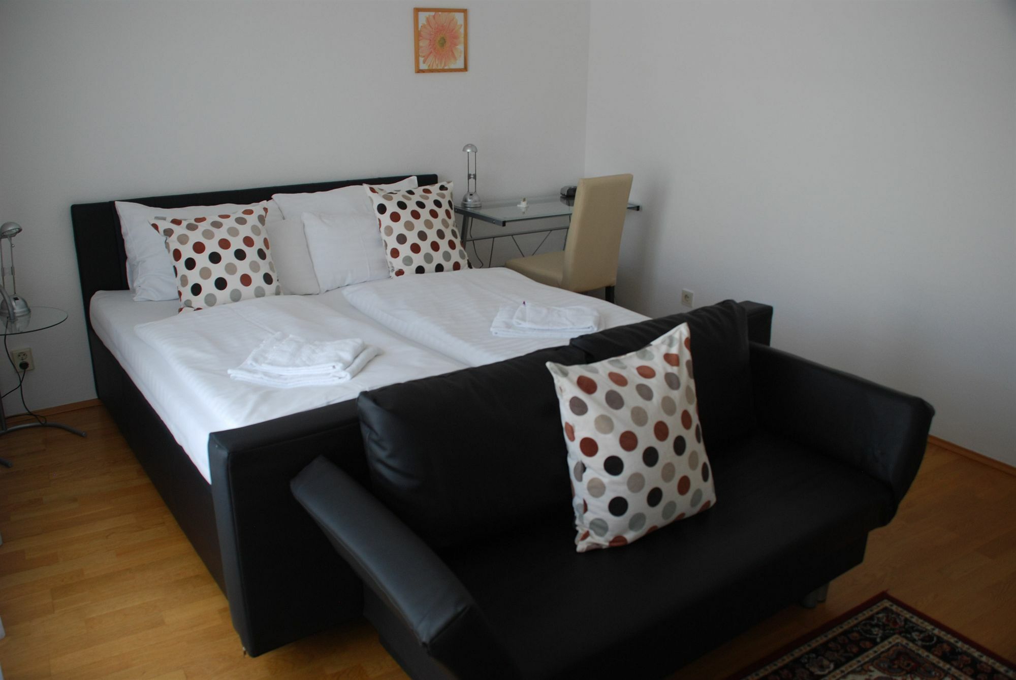 Duschel Apartments City Center Wenen Buitenkant foto